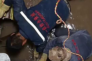 芜湖电梯井堵漏施工视频
